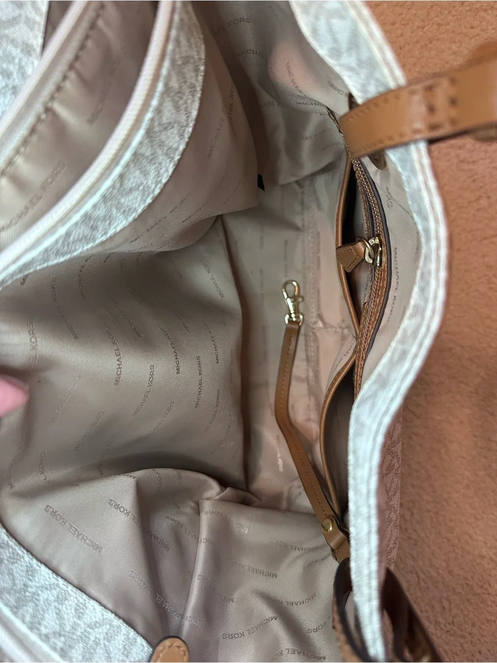 Michael Kors preowned but